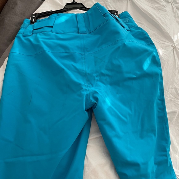 Women’s Ski Pant size 6 Obermeyer Great Condition